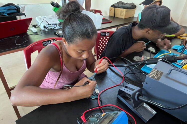 9c713a63-e7de-485c-af7e-de73443319eb