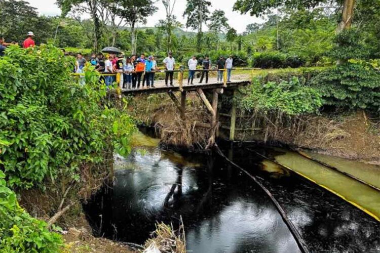 Ecuador-Esmeraldas-Derrame-Petroleo-1