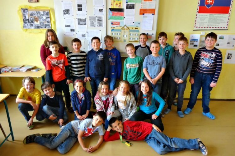 ZŠ s MŠ sv. Jana Pavla II.  vo Vajnoroch v Bratislave