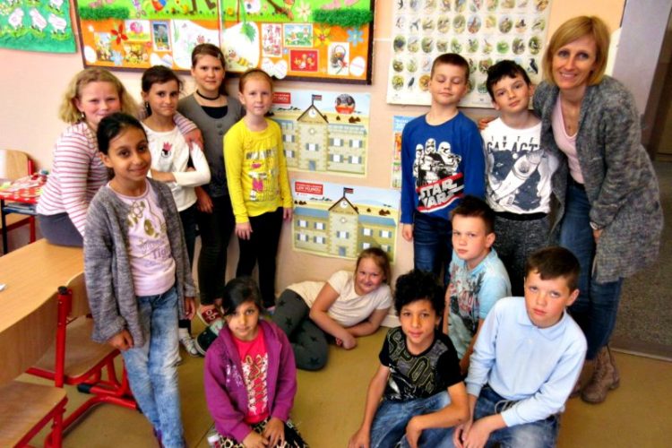 ZŠ v Kamenc pod Vtáčnikom - nástenka o Tehličke