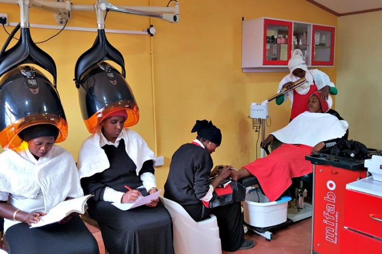 04 Kurz kaderníctva a kozmetiky (13)