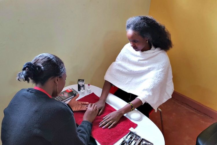 04 Kurz kaderníctva a kozmetiky (22)