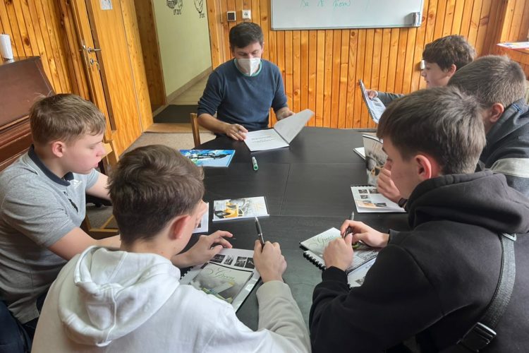 Evacuated_youth_in_Slovakia_6